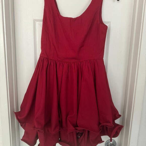 NWT, Showpo. Women's Bubbly Layered Mini Dress with Straps, Color Red, Size 10 - Picture 1 of 13